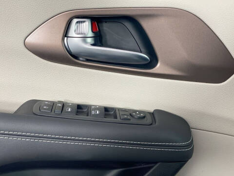 2024 Chrysler Voyager LX