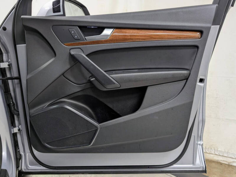 2023 Audi Q5 quattro Premium 40 TFSI