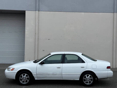 1999 Toyota Camry LE V6