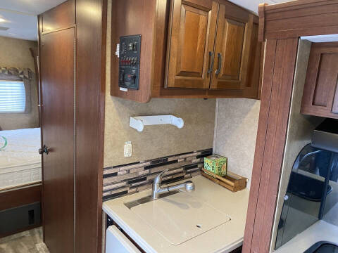 2014 Ford E-Series E-450 SD