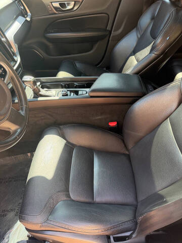 2020 Volvo V60 Cross Country T5