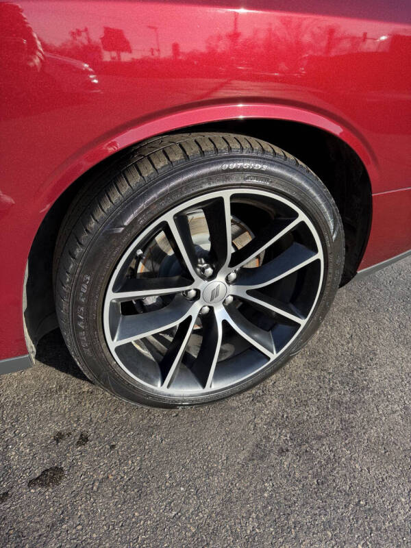 2018 Dodge Challenger 392 HEMI Scat Pack Shaker