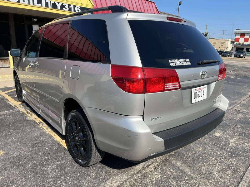 2004 Toyota Sienna