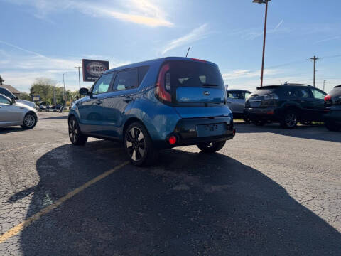 2016 Kia Soul +