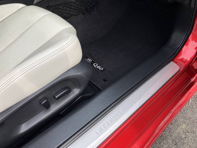 2017 Infiniti Q60 Red Sport 400