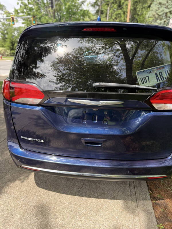 2017 Chrysler Pacifica Touring-L