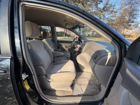 2009 Toyota Sienna LE 7-Passenger