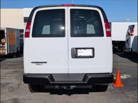 2025 Chevrolet Express 2500
