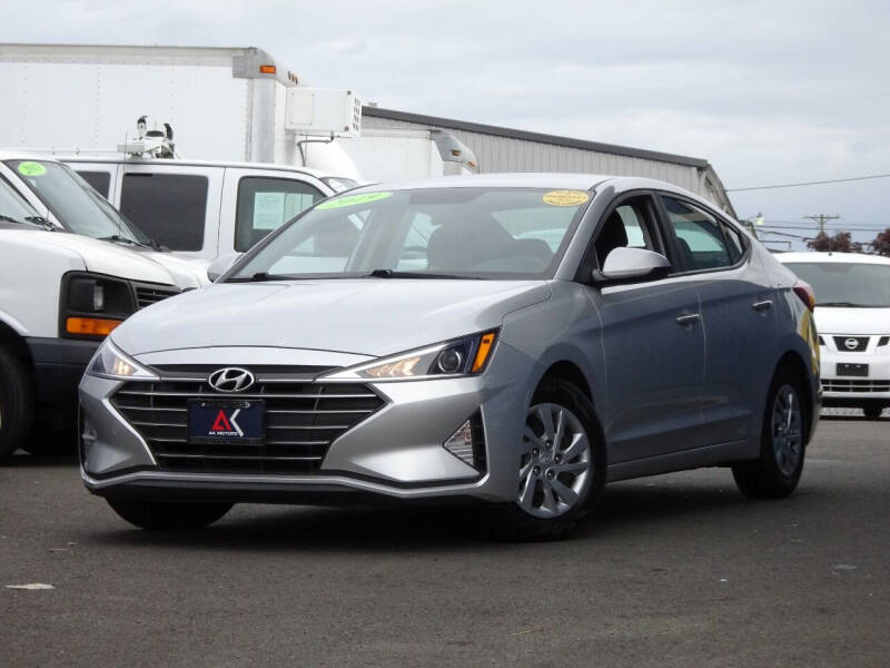 2019 Hyundai Elantra null photo 4