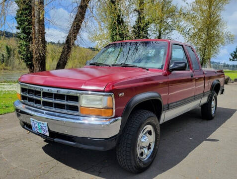 1995 Dodge Dakota for sale at CLEAR CHOICE AUTOMOTIVE in Milwaukie OR