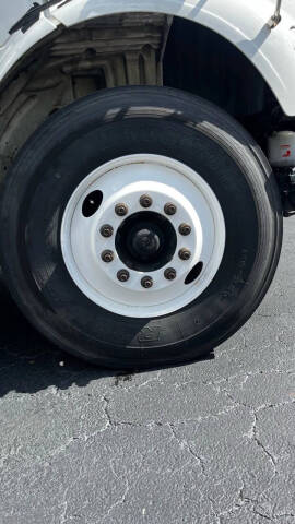 2018 Freightliner M2 106