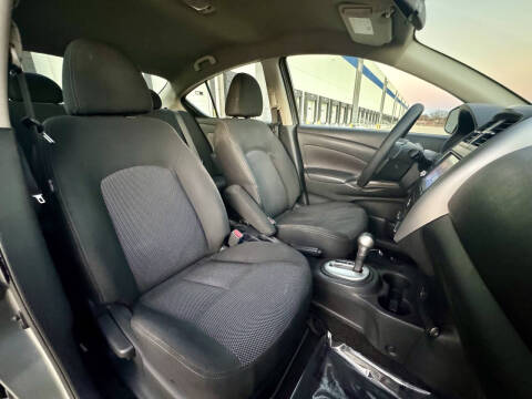 2019 Nissan Versa SV