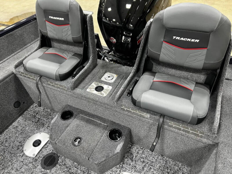 2025 Tracker PRO GUIDE 175 COMBO