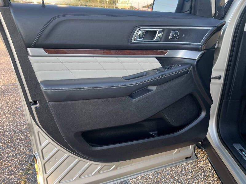 2017 Ford Explorer Platinum