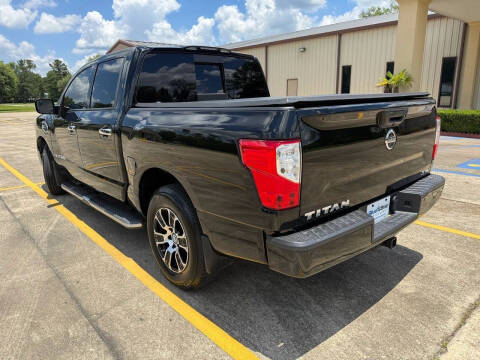 2017 Nissan Titan SV
