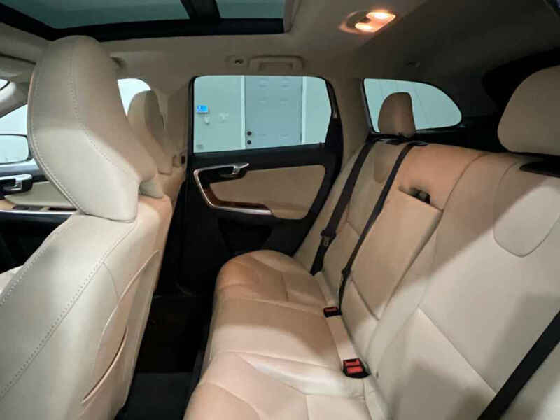 2017 Volvo XC60 T5 Inscription