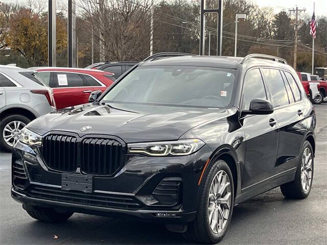 2022 BMW X7 40i's photo