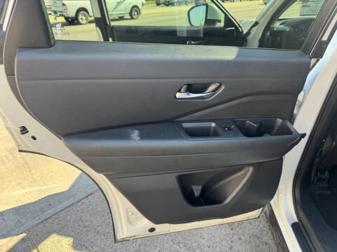 2022 Nissan Pathfinder SV