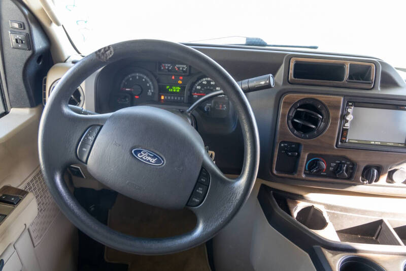 2019 Thor Motor Coach CHATEAU 31E