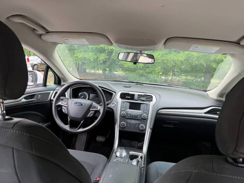 2017 Ford Fusion SE