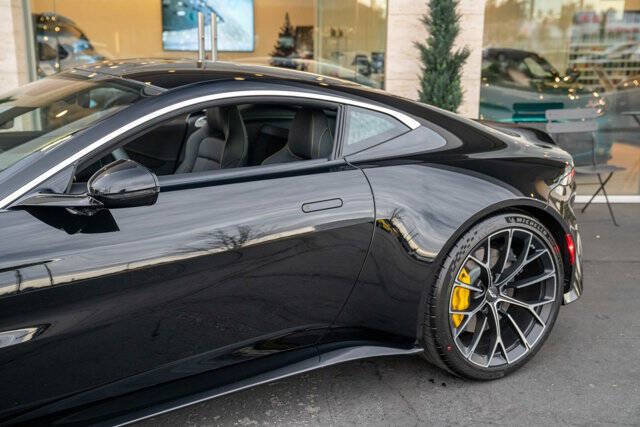 2025 Aston Martin Vantage 32