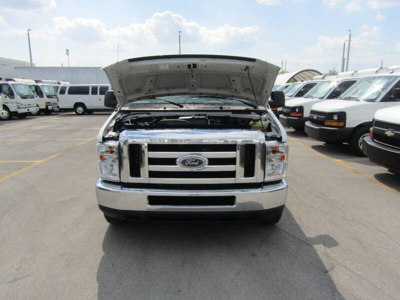 2012 Ford E-Series E-350 SD XLT