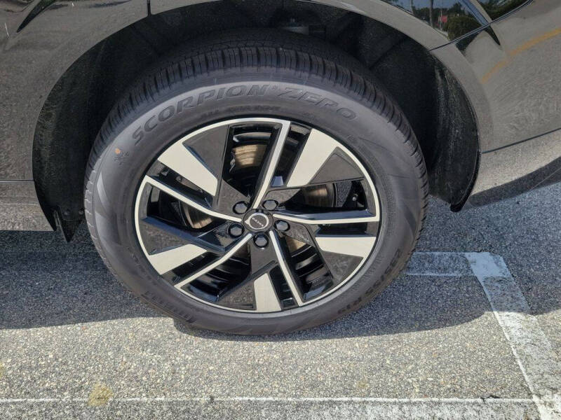 2026 Volvo XC60 T8 Core
