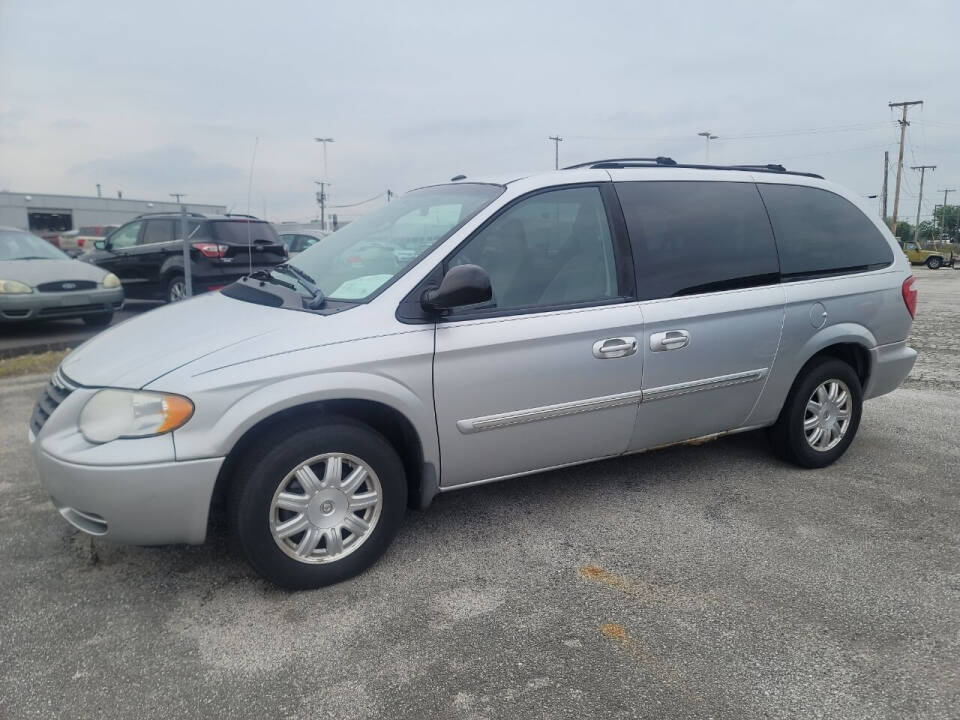 2007 Chrysler Town and Country for sale at E-Z Car Credit in Fort Wayne, IN