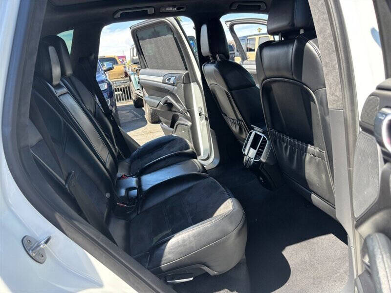 2013 Porsche Cayenne GTS
