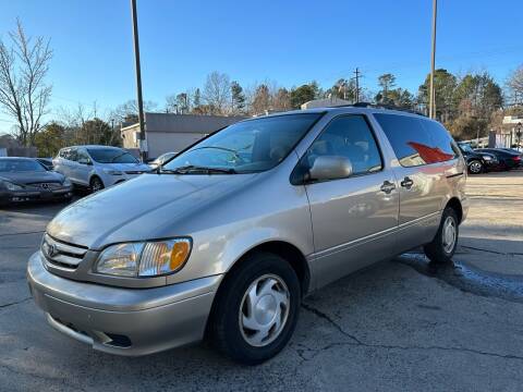 2002 Toyota Sienna for sale at Car Online in Roswell GA
