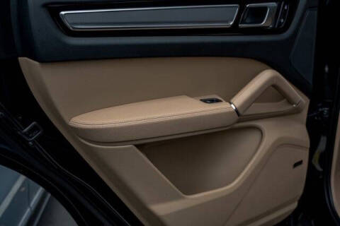 2023 Porsche Cayenne Platinum Edition