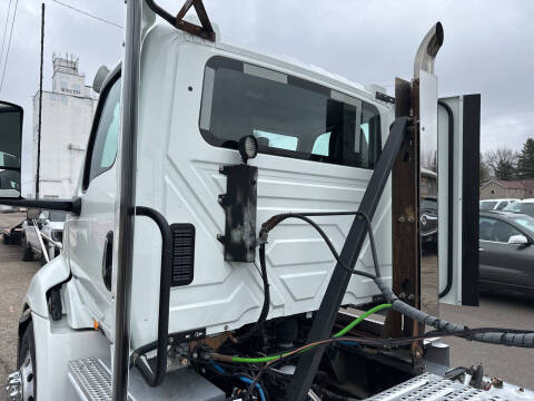 2021 International RH613