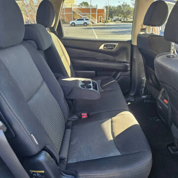 2019 Nissan Pathfinder S