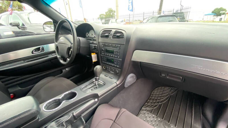 2004 Ford Thunderbird Deluxe