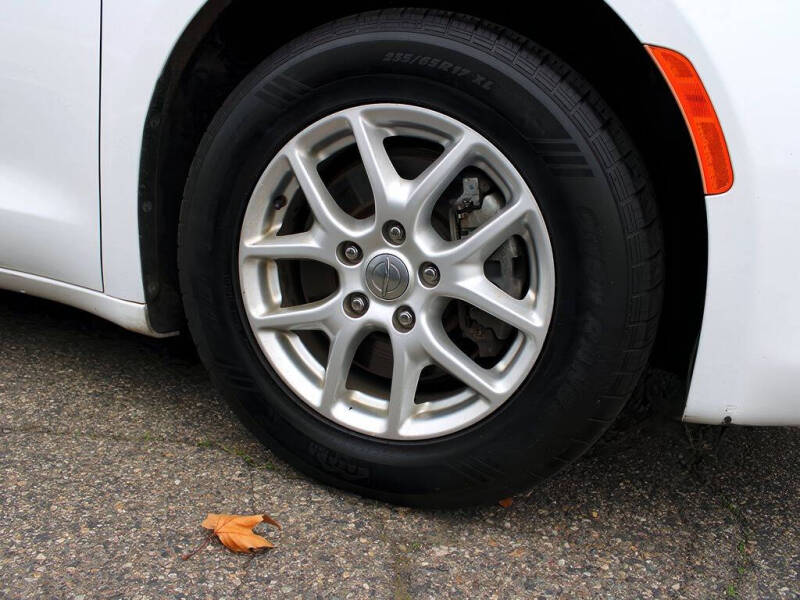 2020 Chrysler Voyager LXi