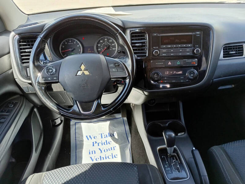 2016 Mitsubishi Outlander ES