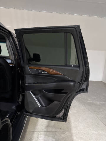 2019 Cadillac Escalade Standard
