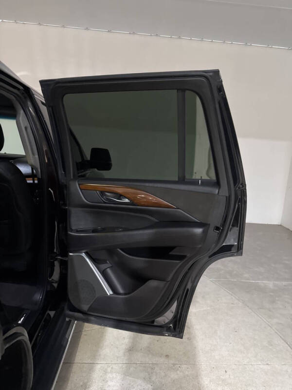 2019 Cadillac Escalade Standard