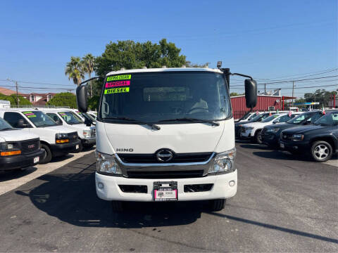 2018 Hino 195