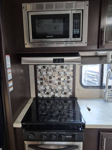 2018 Cherokee Grey Wolf