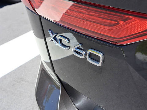 2025 Volvo XC60 B5 Plus Dark Theme