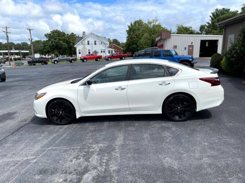 2017 Nissan Altima for sale at Snyders Auto Sales in Harrisonburg VA