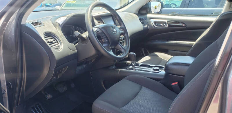 2020 Nissan Pathfinder S