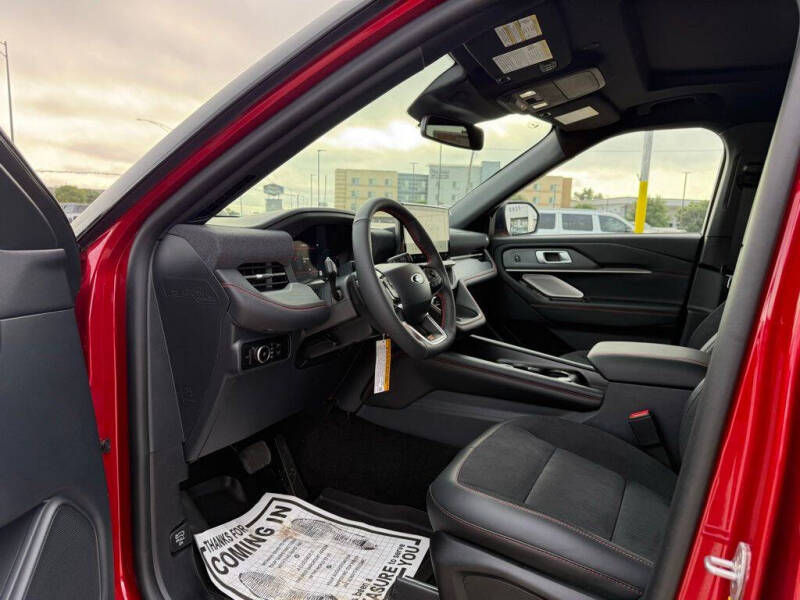 2025 Ford Explorer ST