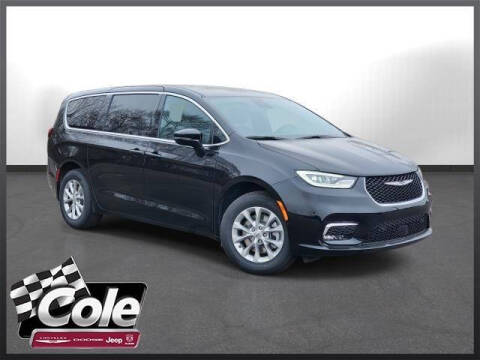 2025 Chrysler Pacifica for sale at COLE Automotive in Kalamazoo MI