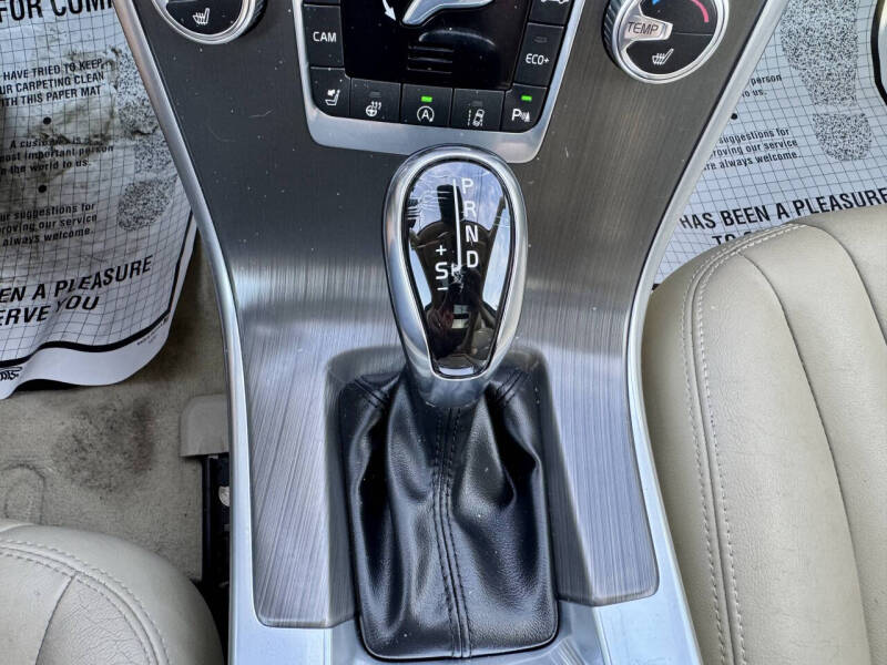 2015 Volvo XC60 T5 Drive-E Platinum