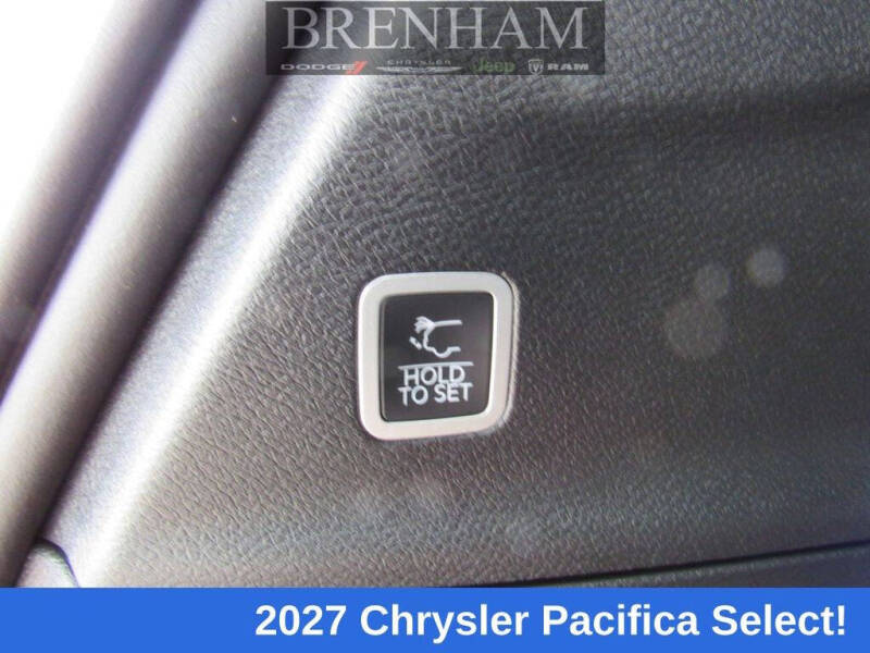 2027 Chrysler Pacifica Select