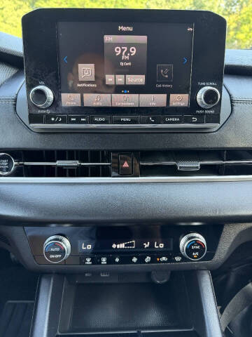 2022 Mitsubishi Outlander ES
