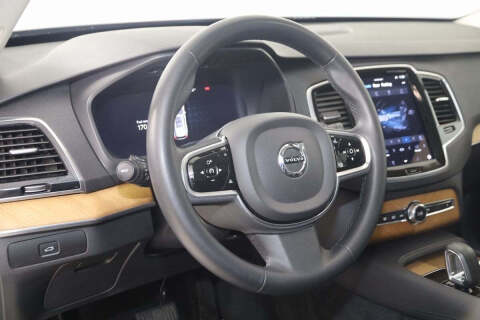 2024 Volvo XC90 B5 Plus Bright Theme