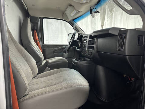 2022 Chevrolet Express 3500